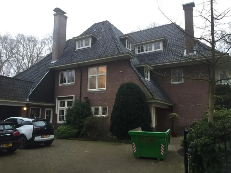 Vrijstaande villa met nieuw glaswerk